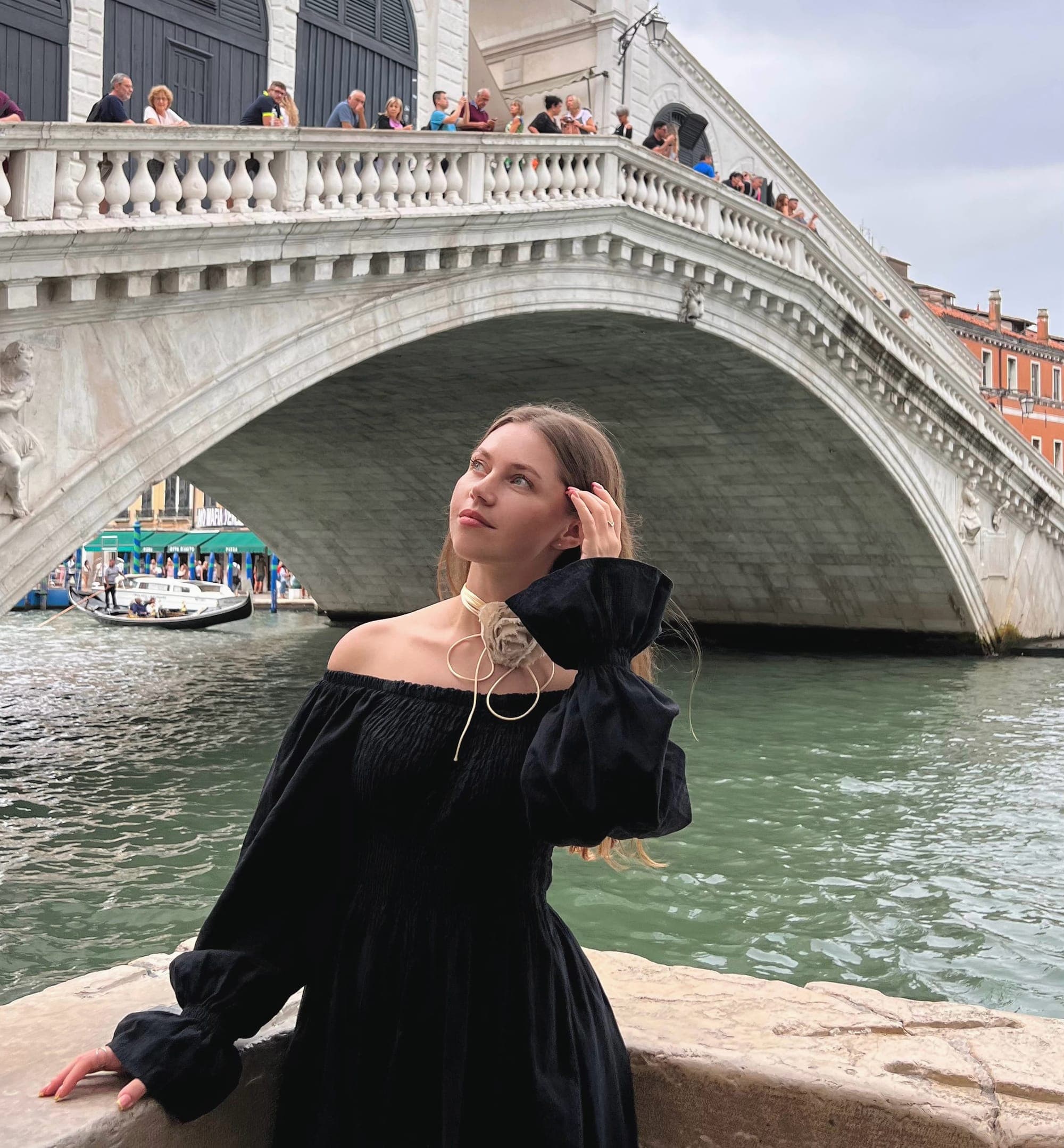 Anna at the Rialto bridge in Venice